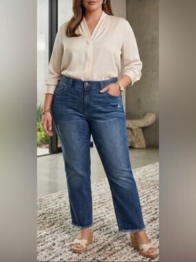 Democracy Straight-Leg Ankle Cropped Mid-Rise Blue Jeans